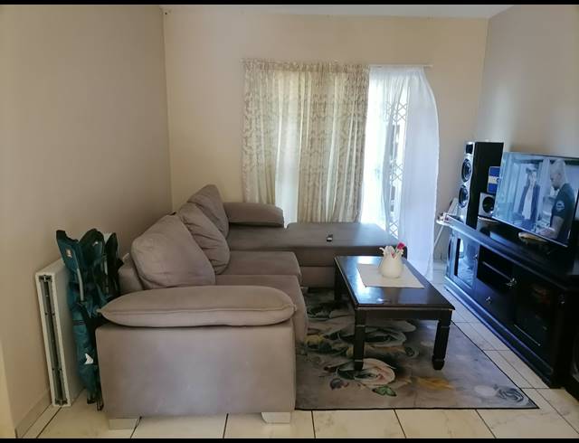 2 BEDROOM APARTMENT FOR SALE IN WATERVAL EAST
